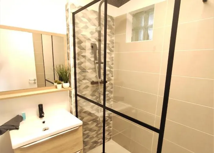 L'eglantine - Proche Centre - Free Parking - Airbus Apartment *