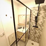 L'eglantine - Proche Centre - Free Parking - Airbus Apartment *