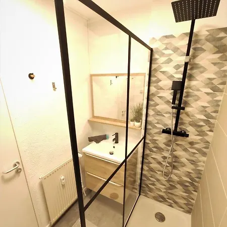 L'eglantine - Proche Centre - Free Parking - Airbus Apartment *