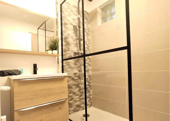 L'eglantine - Proche Centre - Free Parking - Airbus アパート